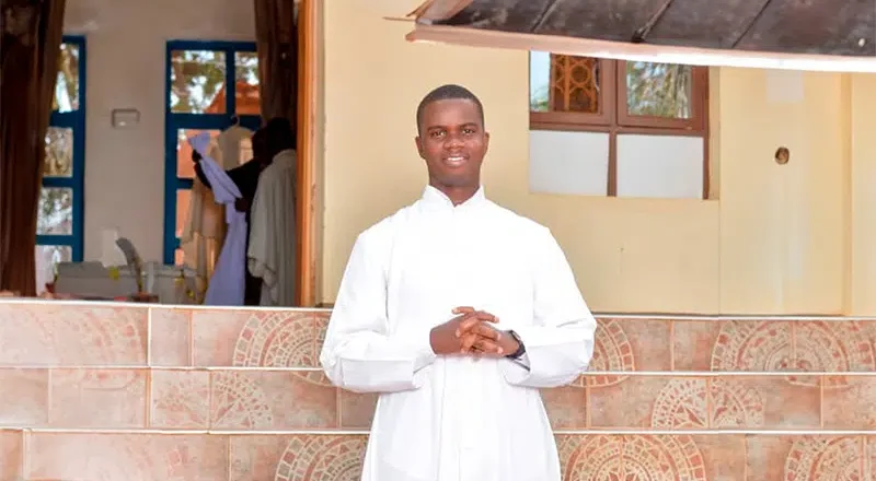 Seminarista Uganda Sacerdote 1